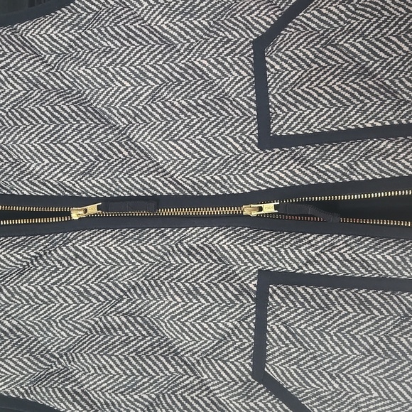 J. Crew Herringbone Puffer Vest Size XS - Picture 3 of 12